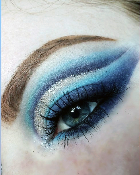 Greyish Blue Shaded Eyeshadow Women