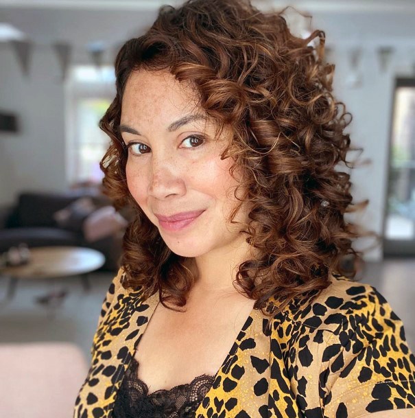 Hairstyles For Women Over 40 Stunning Curls