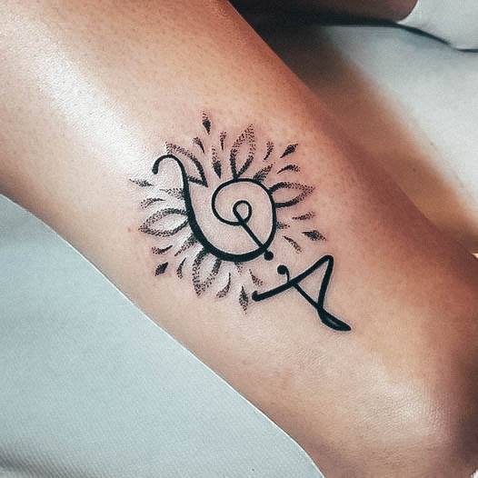 Hakuna Matata Female Tattoo Designs