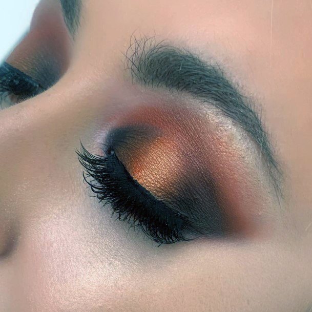 Hard Drawn Copper Eyeshadow Women