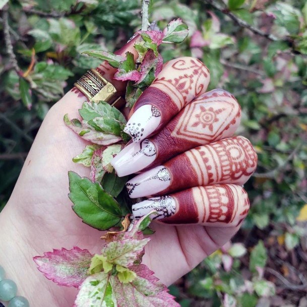 Henna Nail Feminine Designs