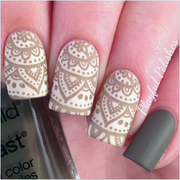 Henna Womens Nail Ideas