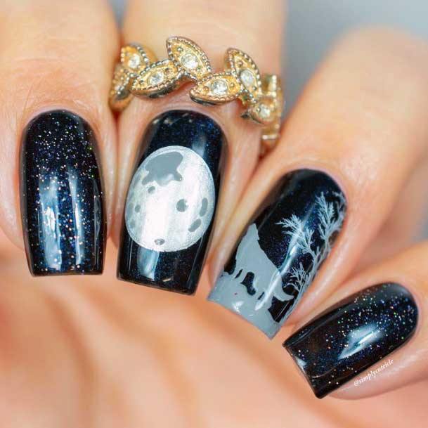 Howling Fox On Full Moon Day Nail Design For Women