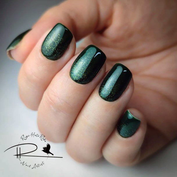 Hunter Green Nail For Ladies