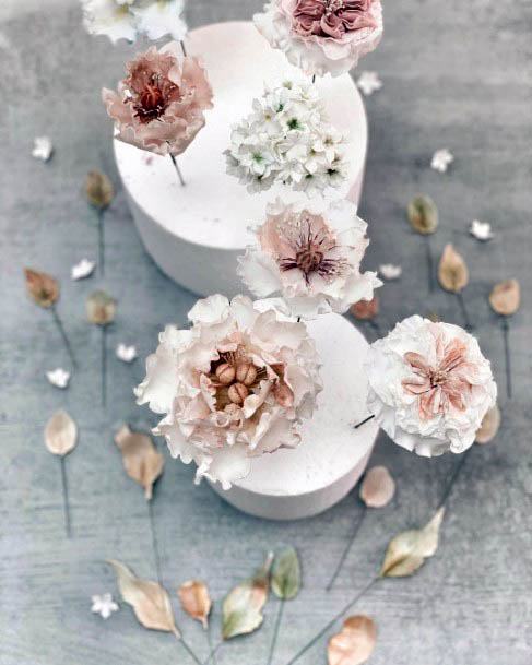 Hydra Flowers Wedding Cake