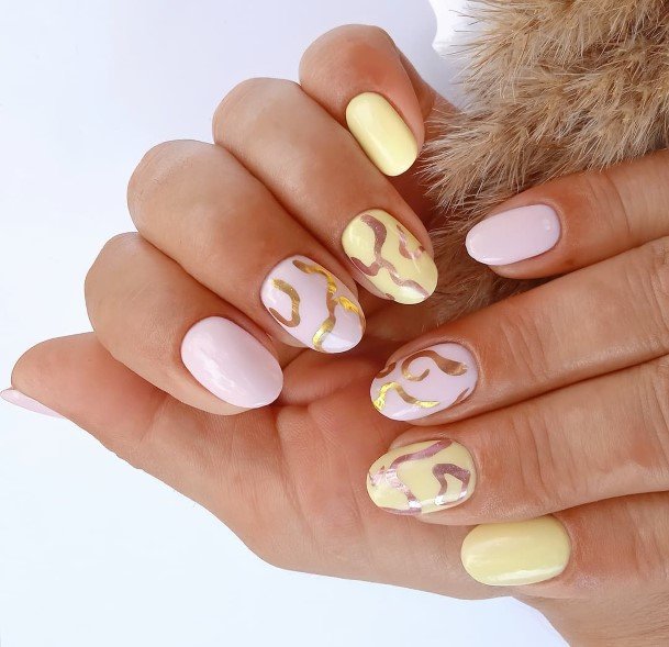 Impressive Ladies Banana Nail