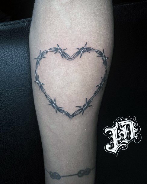 Impressive Ladies Barbed Wire Tattoo