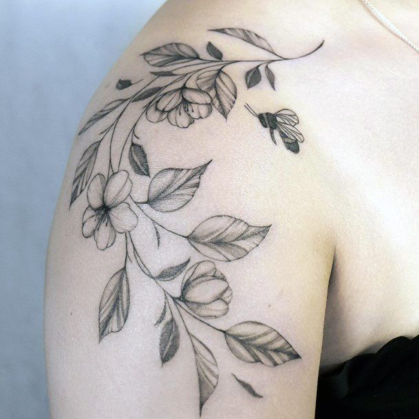 Impressive Ladies Bee Tattoo