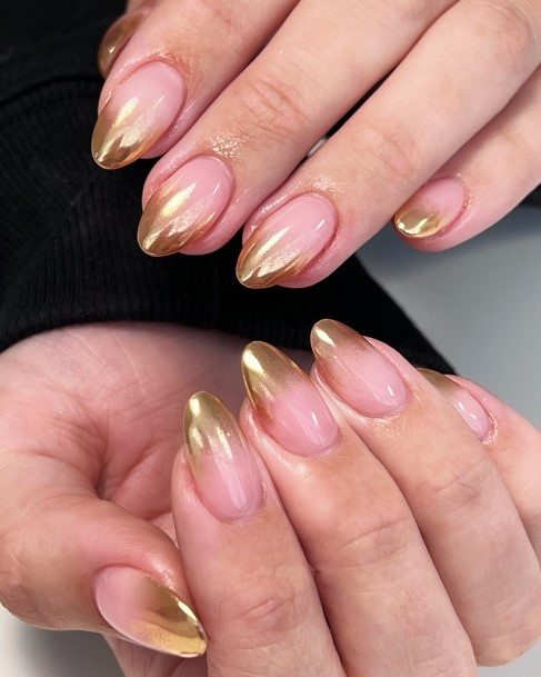 Impressive Ladies Gold Ombre Nail