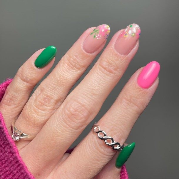 Impressive Ladies Green And Pink Nail