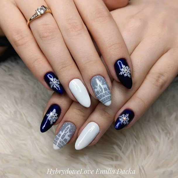 Impressive Ladies Grey And White Nail