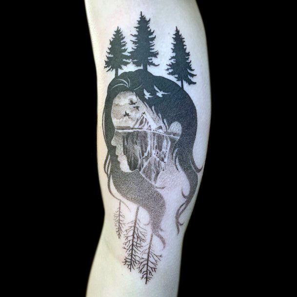 Impressive Ladies Iceberg Tattoo