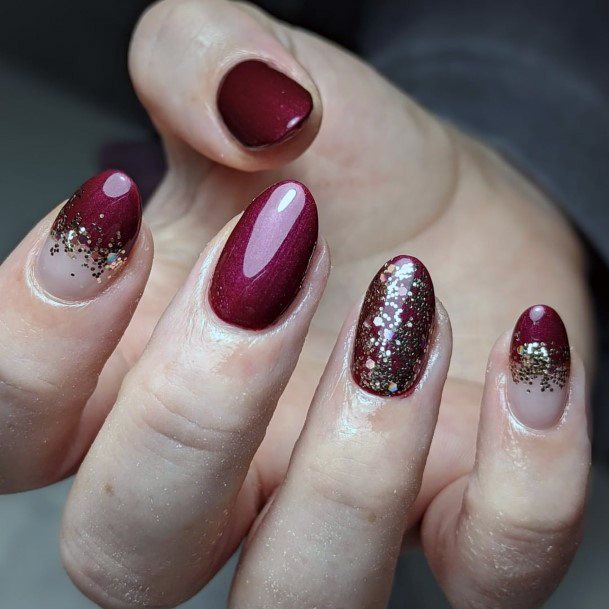 Impressive Ladies Maroon Glitter Nail