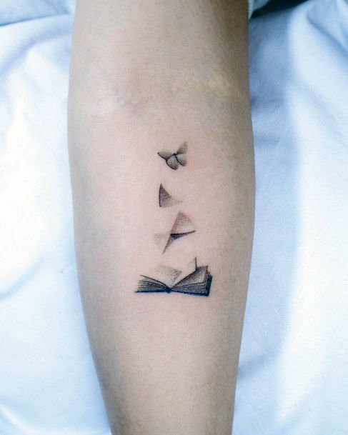 Impressive Ladies Origami Tattoo