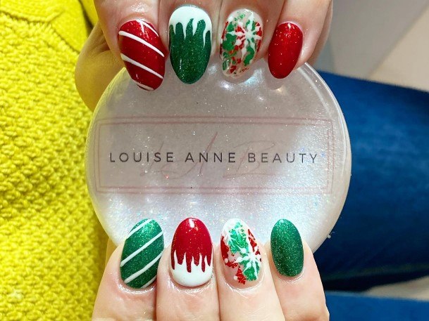 Impressive Ladies Red And Green Nail