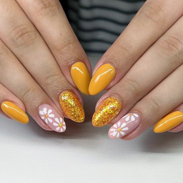 Impressive Ladies Short Summer Nail