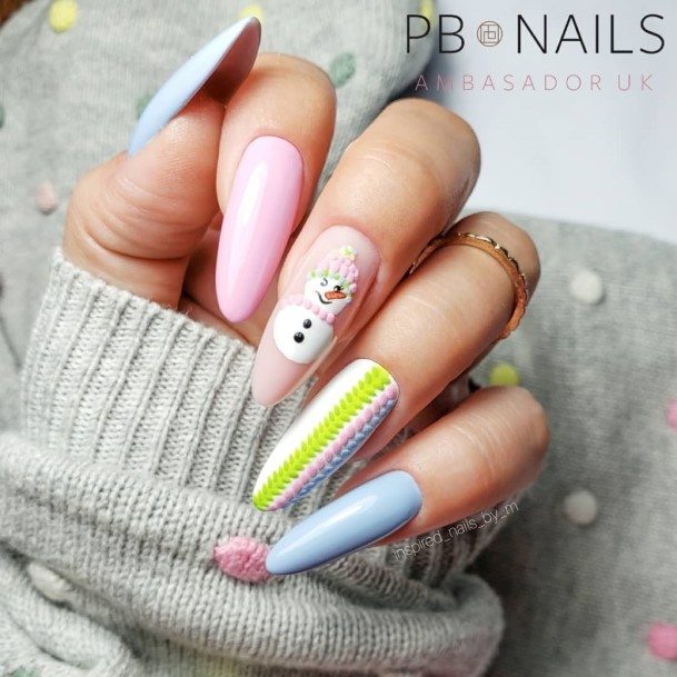 Impressive Ladies Snowman Nail