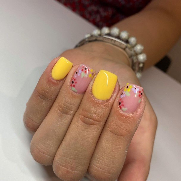 Impressive Ladies Yellow Square Nail