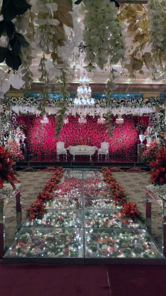 Impressive Red Wedding Stage Decorations