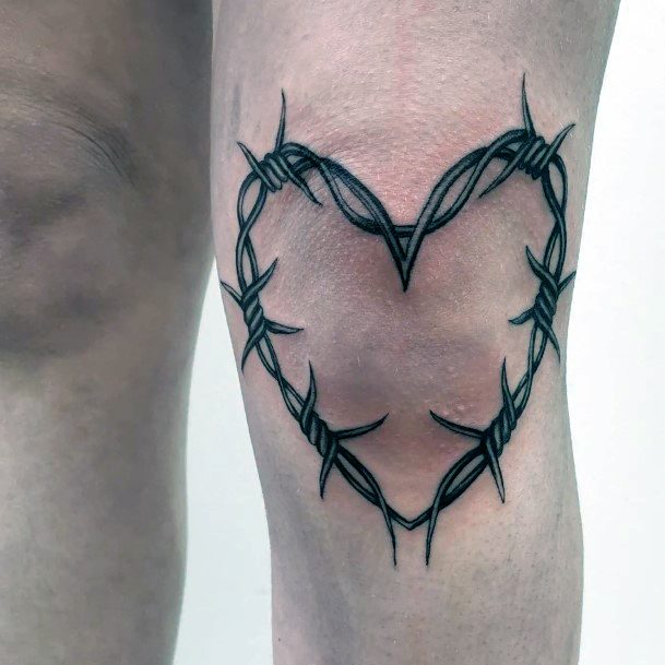 Incredible Barbed Wire Tattoo For Ladies