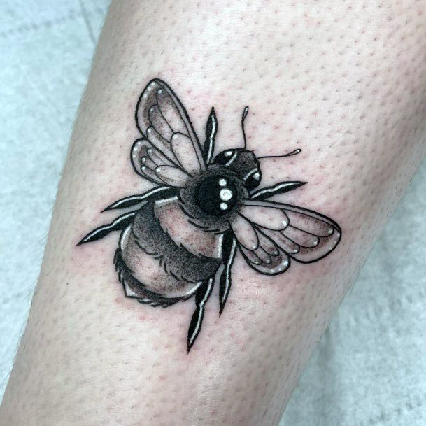 Incredible Bee Tattoo For Ladies