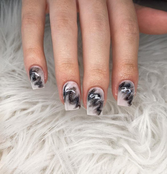 Incredible Black And White Nail For Ladies