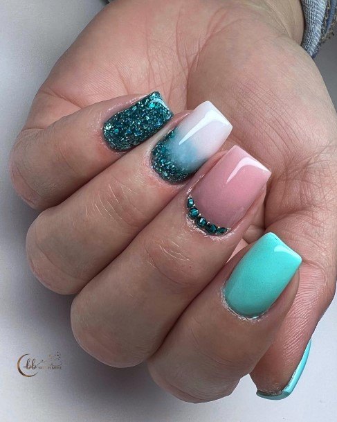 Incredible Blue Glitter Fingernail For Ladies