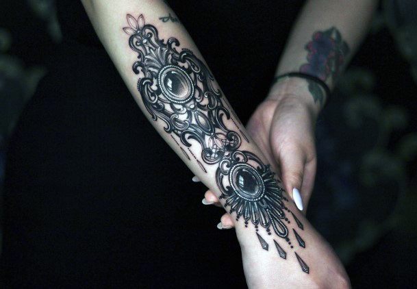 Incredible Brooch Tattoo For Ladies