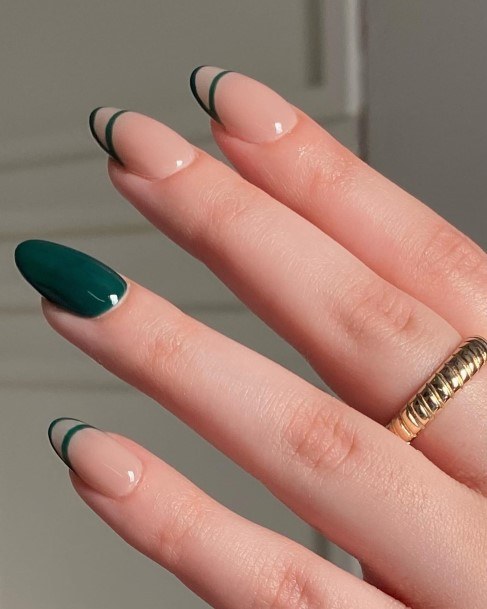 Incredible Emerald Green Nail For Ladies