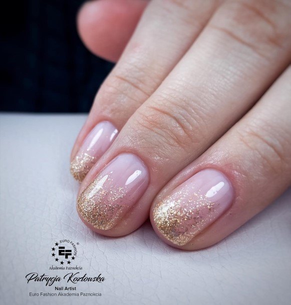 Incredible Gold Ombre Fingernail For Ladies