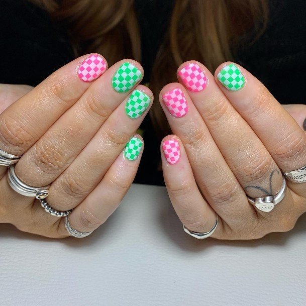 Incredible Green And Pink Nail For Ladies