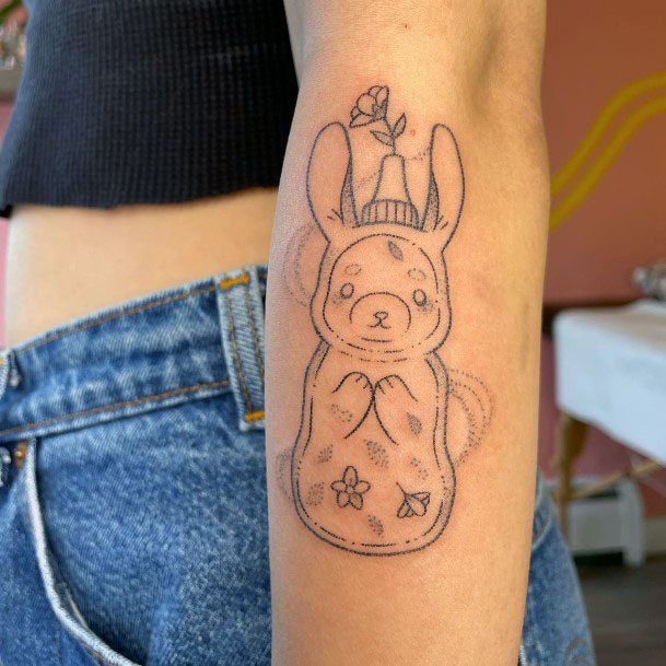 Incredible Honey Tattoo For Ladies