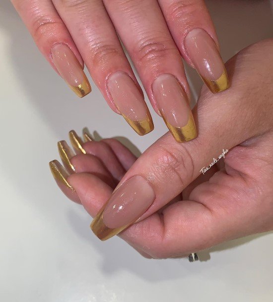 Incredible Metallic Gold Fingernail For Ladies