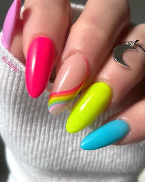 Incredible Rainbow Fingernail For Ladies