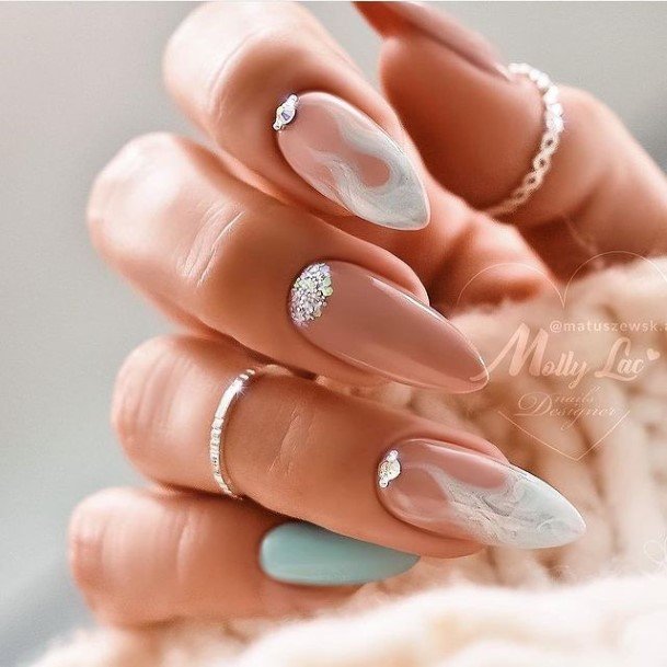 Incredible Stylish Nail For Ladies