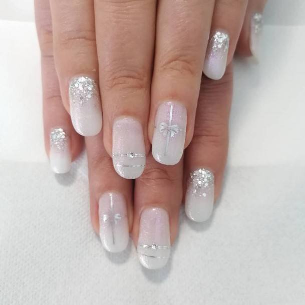 Incredible White And Silver Nail For Ladies