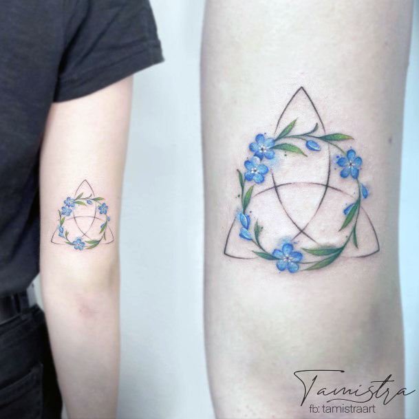 Incredible Wreath Tattoo For Ladies