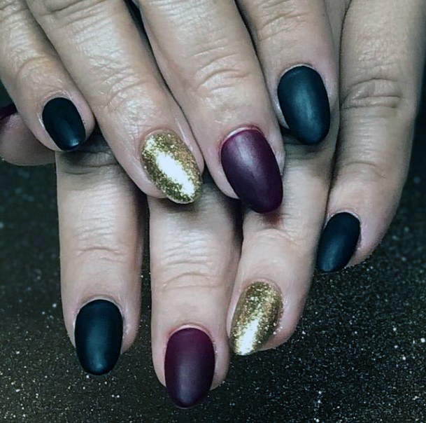 Incyellowible Maroon And Black Fingernail For Ladies