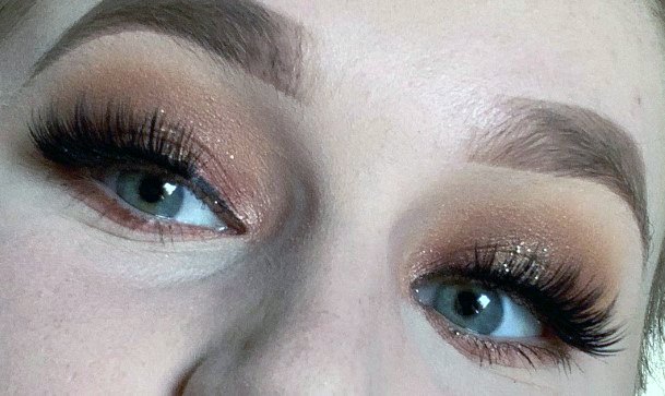 Intense Eyeshadow Effect With Glitters