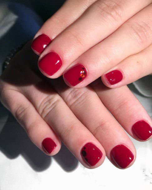 Jazzy Red Short Nails For Women
