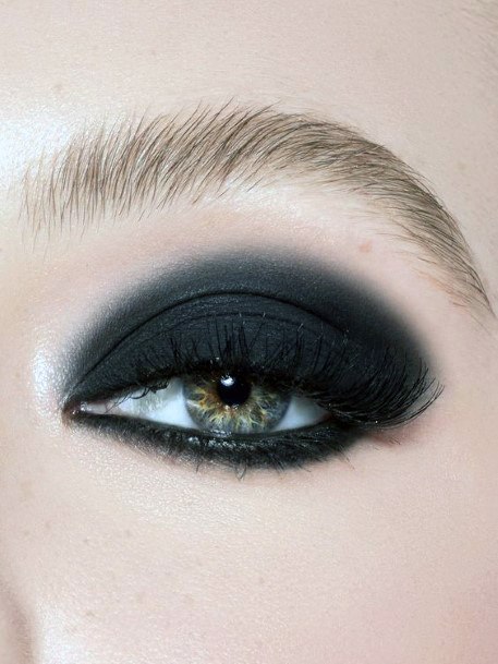 Jet Black Womens Eyeshadow