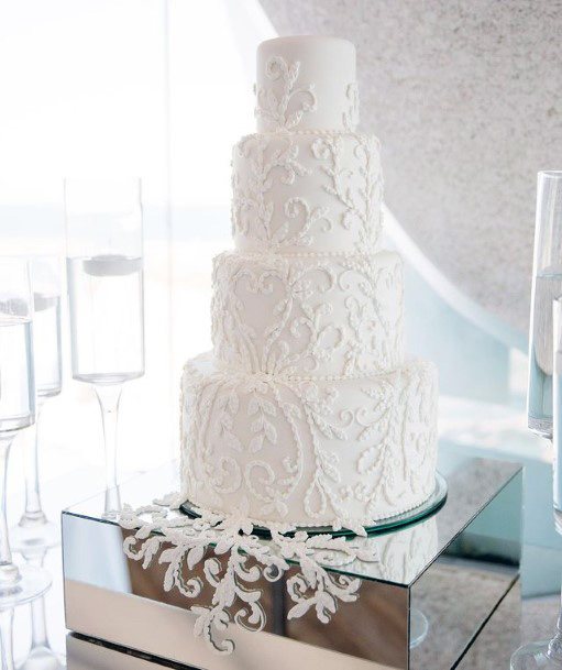 Lacy Art On Elegant White Wedding Womens Cake