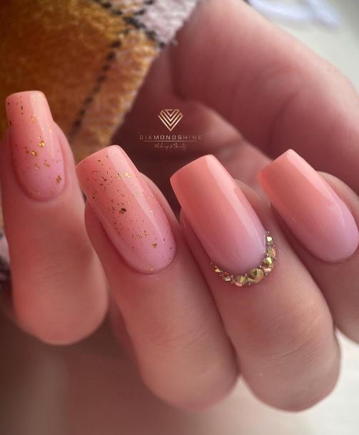 Ladies Gold Ombre Nail Design Inspiration