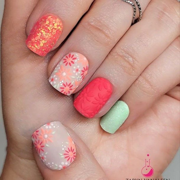 Ladies Summer Matte Nail Design Inspiration