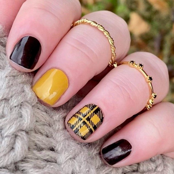 Ladies Thanksgiving Nail Design Inspiration