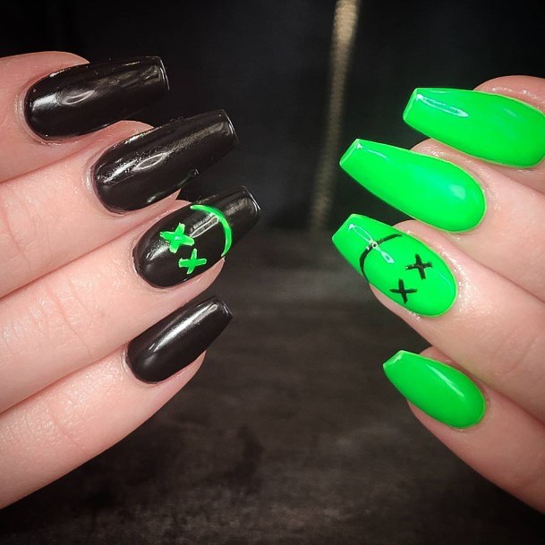 Lady With Elegant Black And Green Nail Body Art