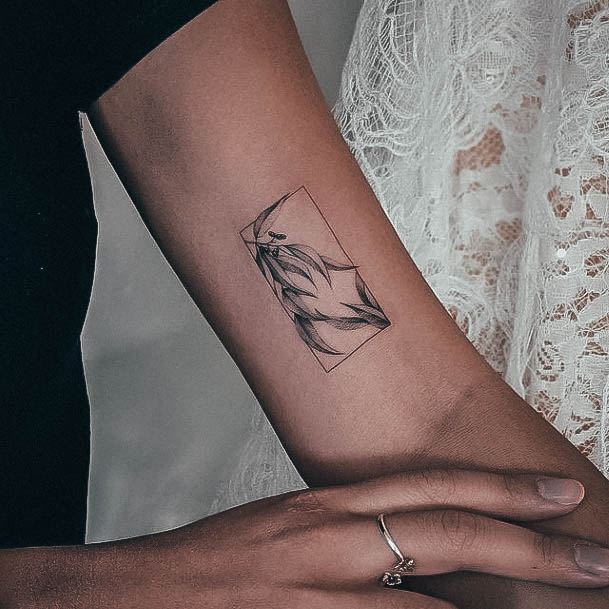 Lady With Elegant Cute Simple Tattoo Body Art