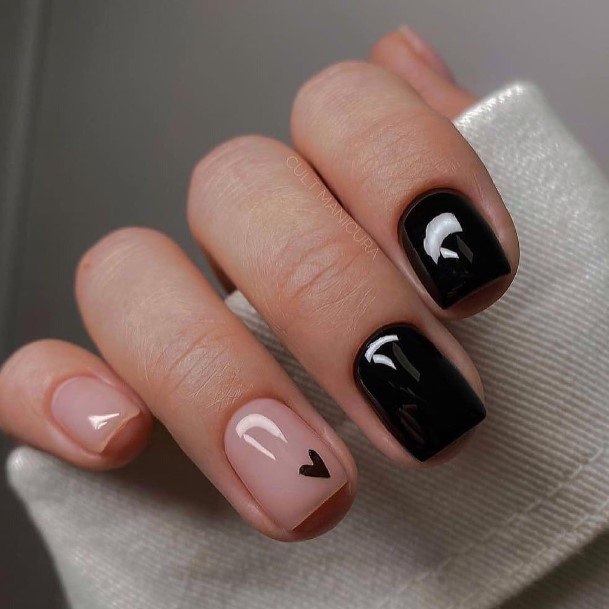 Lady With Elegant Date Nail Body Art