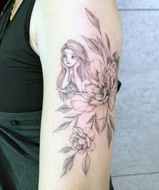 Lady With Elegant Frozen Tattoo Body Art