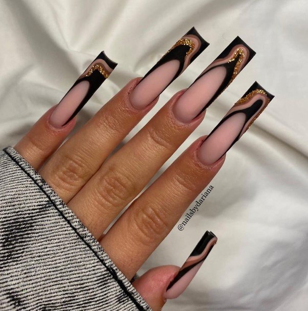 Lady With Elegant Matte Black And Gold Nail Body Art